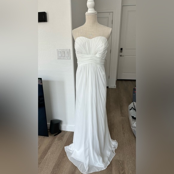 AB Studio White Pleated Sweetheart Wedding Gown - Picture 6 of 8